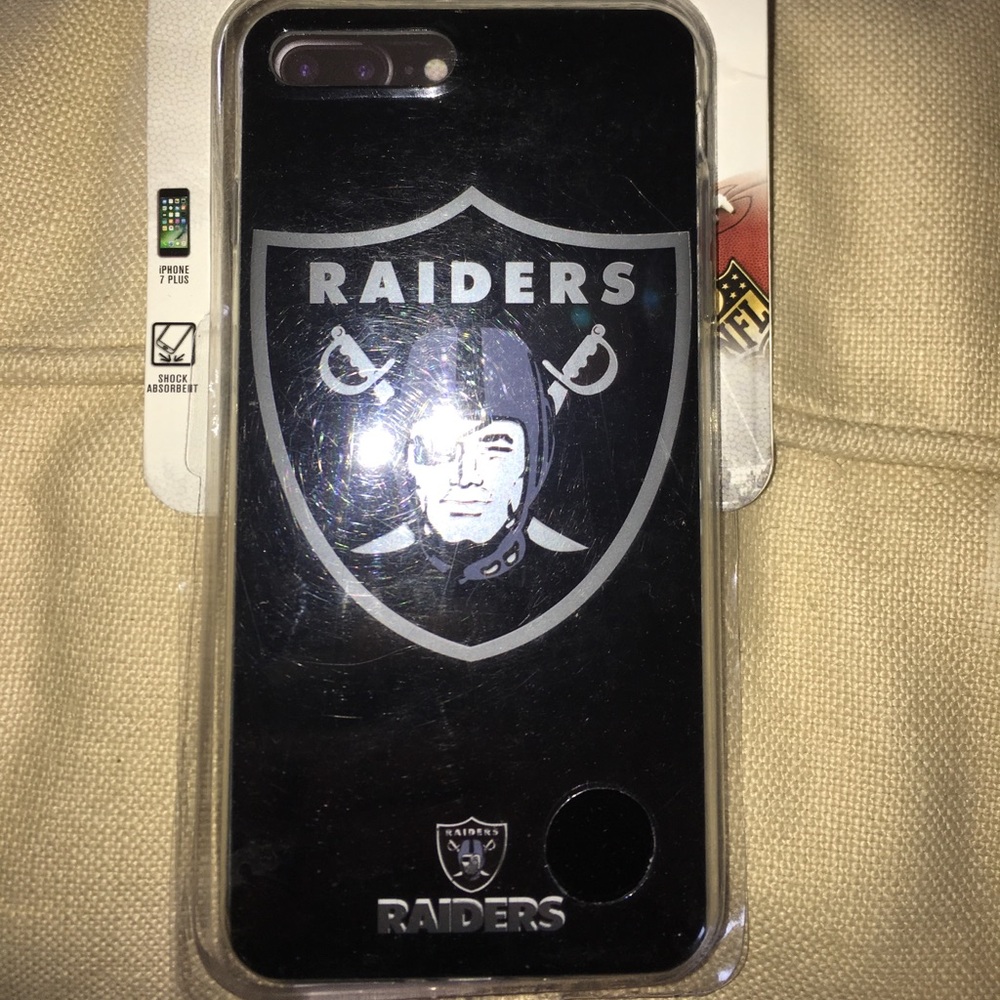 I phone 7 plus raider phone case